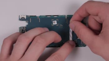 sony-xperia-z3-compact-akku-reparaturanleitung-schritt-10-klebestreifen-anbringen