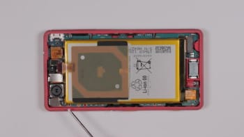 sony-xperia-z3-compact-kopfhoererbuchse-reparaturanleitung-schritt-16-alle-teile-einsetzen