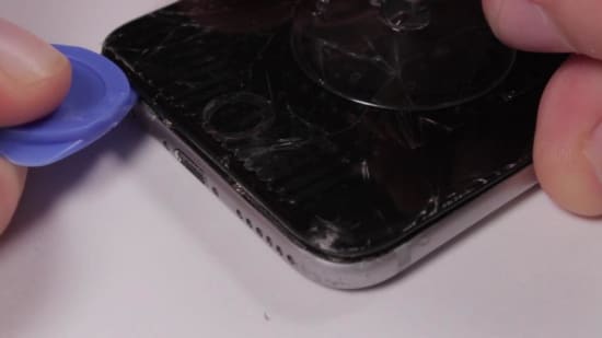 apple-iphone-6-display-reparaturanleitung-schritt-2-display-anwinkeln