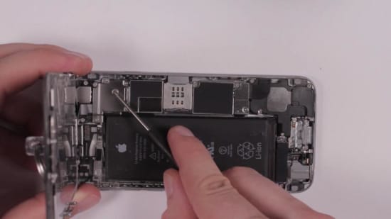 apple-iphone-6-display-reparaturanleitung-schritt-3-abdeckplatte-entfernen