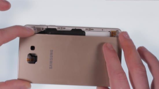 samsung-galaxy-a5-2016-display-reparaturanleitung-schritt-11-galaxy-a5-2016-verschliessen