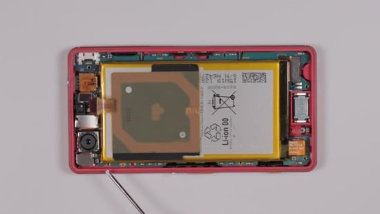 sony-xperia-z3-compact-kopfhoererbuchse-reparaturanleitung-schritt-16-alle-teile-einsetzen