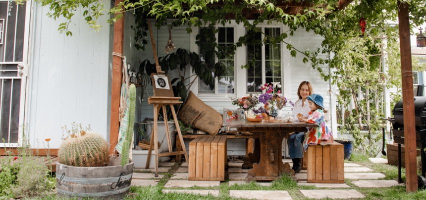 'The two co-founded Healing Gardens, an online marketplace where people can lease their organic urban gardens or farms for use by the hour'