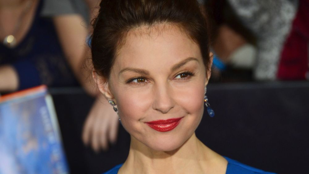 Ashley Judd Has a Bad Case of Puppy Love