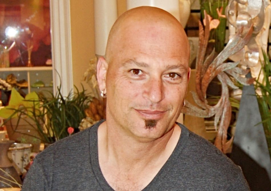 The Obsessive World of Howie Mandel 