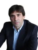  Carlos Larra&ntilde;eta