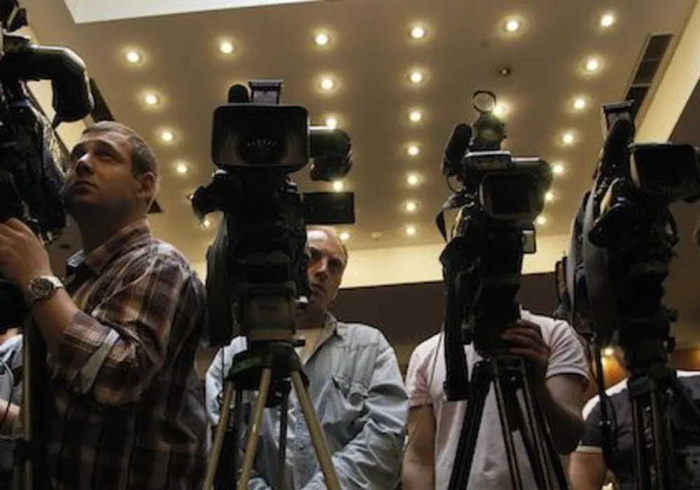 Facing the Press: Effective Media Training for Health Managers