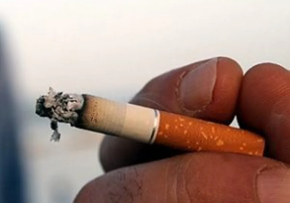 smoking increases risk of lung cancer