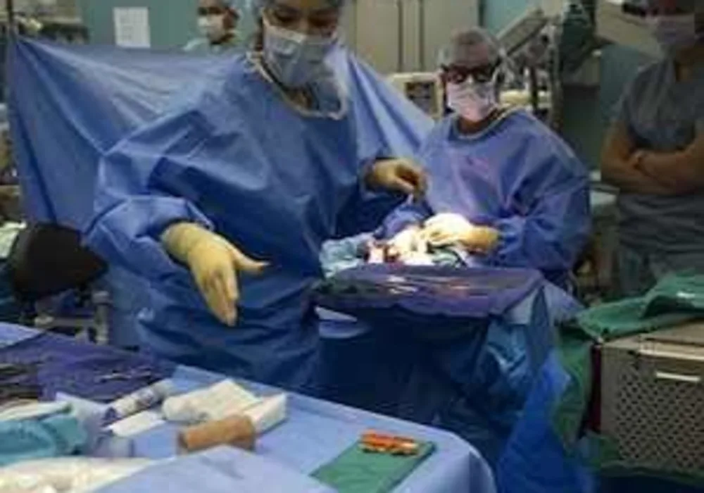 Nurse during surgery 