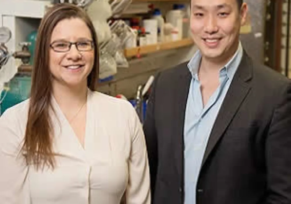 Illinois graduate student Hailey Knox and chemistry professor Jefferson Chan