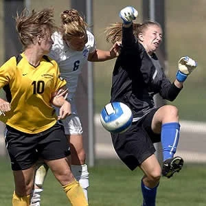 Women more likely than men to suffer brain trauma from soccer heading