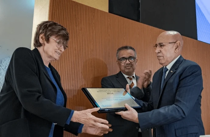 Director-General&rsquo;s Award: Barbados PM &amp; mRNA Vaccine Developers Honored for COVID-19 Efforts