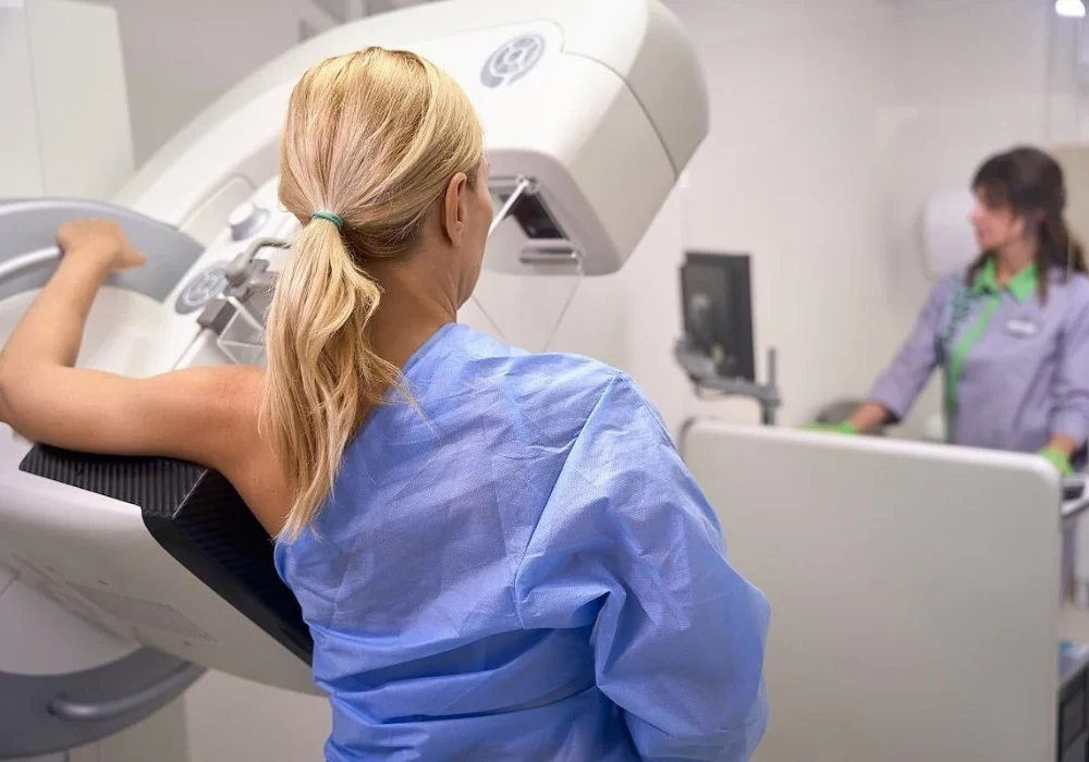 Digital breast tomosynthesis mammogram during routine breast cancer screening in hospital.&nbsp;