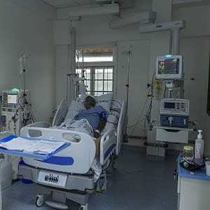 Compensated hypercapnia not harmful in ventilated patients with cerebral injury Compensated hypercapnia not harmful in ventilated patients with cerebral injury
