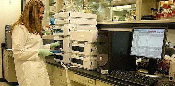 ICU-Customised Lab Value Ranges Reduce False Positive Alerts ICU-Customised Lab Value Ranges Reduce False Positive Alerts