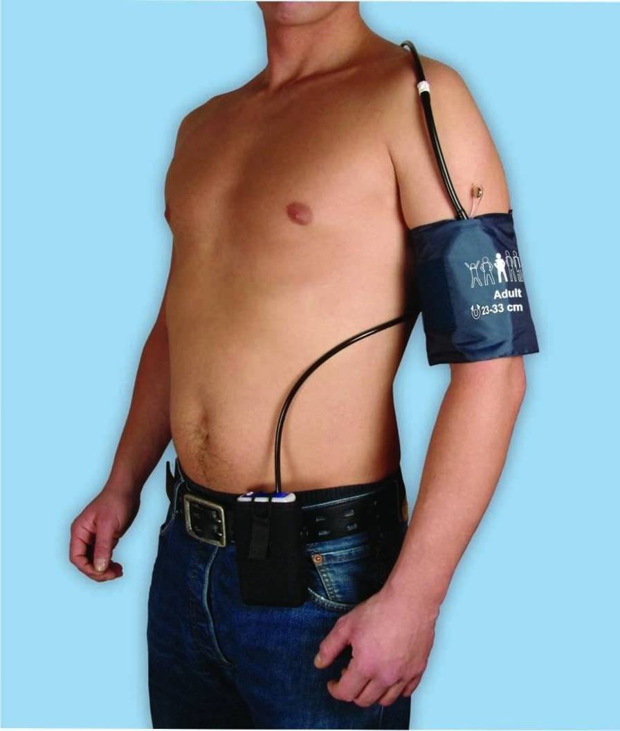 Сердечный холтер. СМАД Холтер ЭКГ. Монитор СМАД Холтер. Суточное мониторирование ад (СМАД). СМАД аппарат для измерения давления.