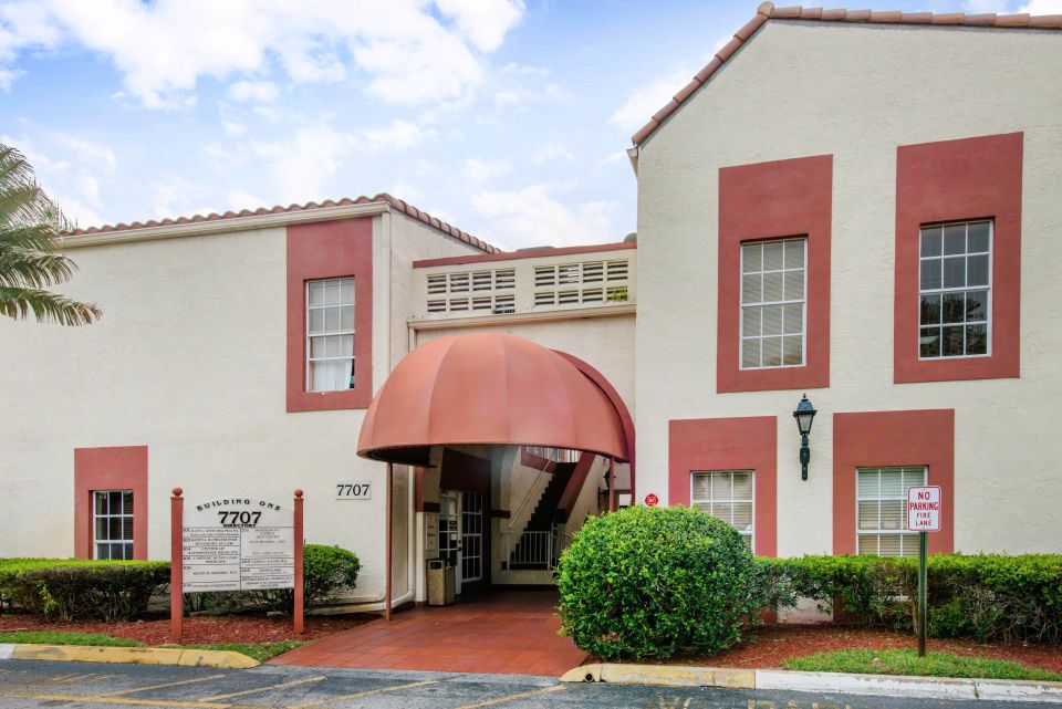 Woodmont Family Dentistry office exterior