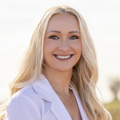 Sydnie Weis, DMD