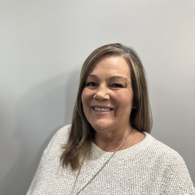 Tammy R Sanders