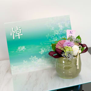 やさしい色合いの心安らぐ供花アレンジが新発売
