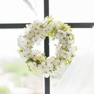 アートフラワー フラワーリースボックス(ホワイト)+キラキラHAPPYBOX電報プレシャスホワイト