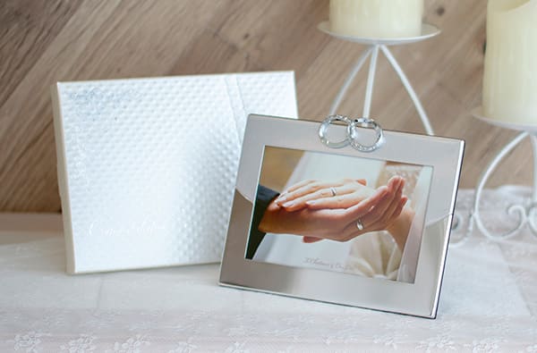 リングフォトフレーム＋キラキラHAPPYBOX電報プレシャスホワイト