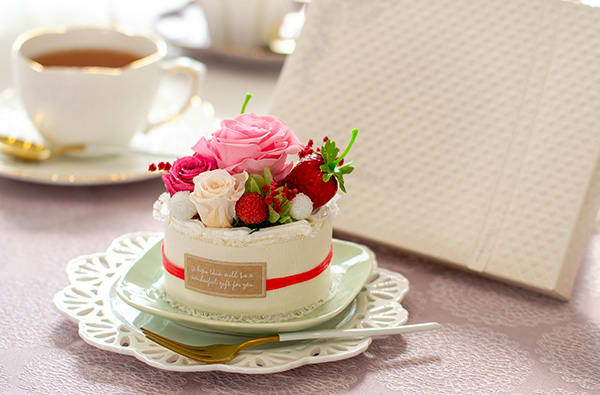 プティガトー（いちご）＋キラキラHAPPYBOX電報プレシャスホワイト