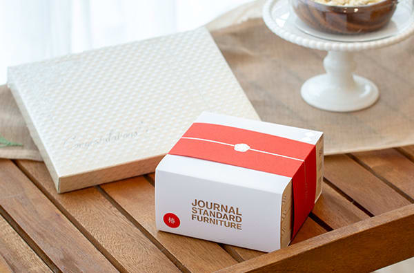 ジャーナルスタンダードファニチャー カタログギフト（椿）＋キラキラHAPPYBOX電報プレシャスホワイト
