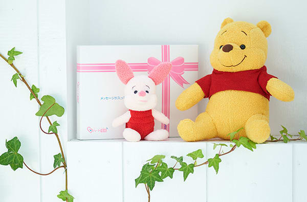 Winnie the Poohプーさん＆ピグレットぬいぐるみ＋ドキドキHAPPYBOX電報