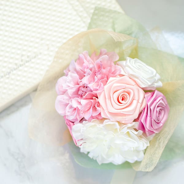 〈RIBBON LOVERS〉リボンローズブーケ(ピンク)＋キラキラHAPPYBOX電報プレシャスホワイト