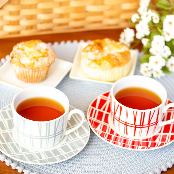 〈フィンレイソン〉カップ＆ソーサーペアセット＋キラキラHAPPYBOX電報ショコラ