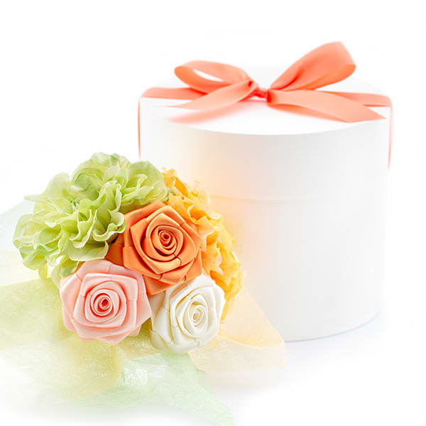〈RIBBON LOVERS〉リボンローズブーケ(オレンジ)＋キラキラHAPPYBOX電報プレシャスホワイト