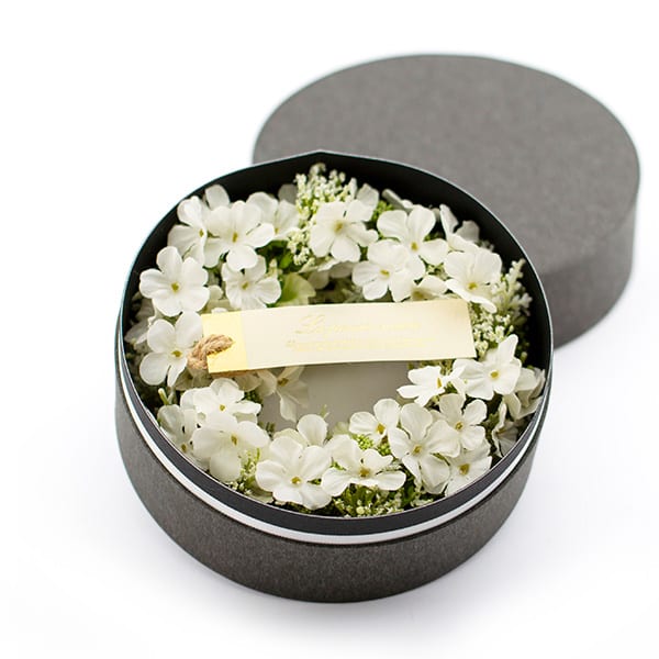アートフラワー フラワーリースボックス（ホワイト）＋キラキラHAPPYBOX電報プレシャスホワイト