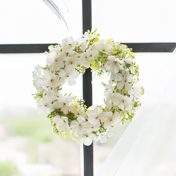 アートフラワー フラワーリースボックス（ホワイト）＋キラキラHAPPYBOX電報プレシャスホワイト