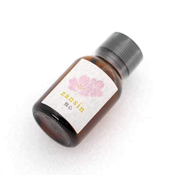 内容物：アロマオイル15ml、リードスティック1本、香立入