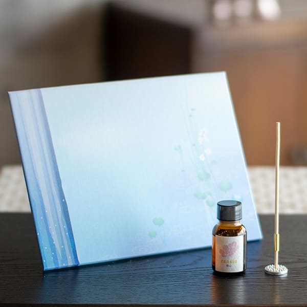 内容物：アロマオイル15ml、リードスティック1本、香立入