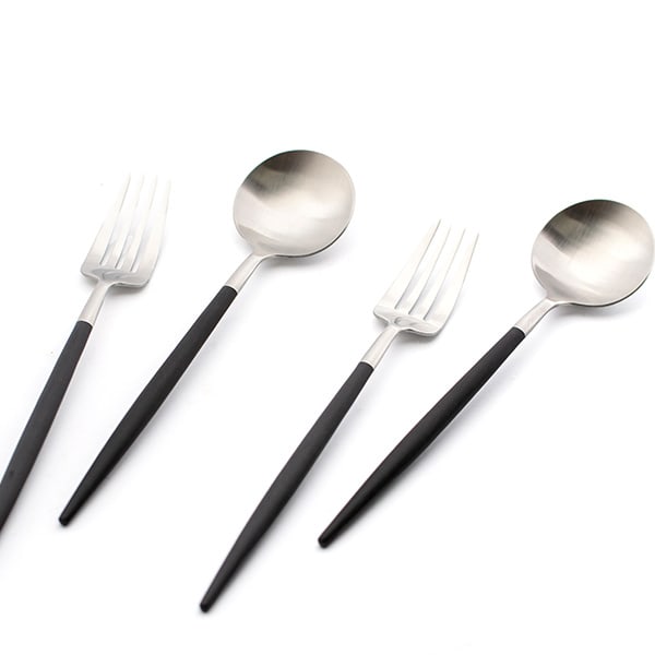 クチポール GOA ブラックシルバー（ディナーフォーク／スプーン）ペアセット＋キラキラHAPPYBOX電報ショコラ