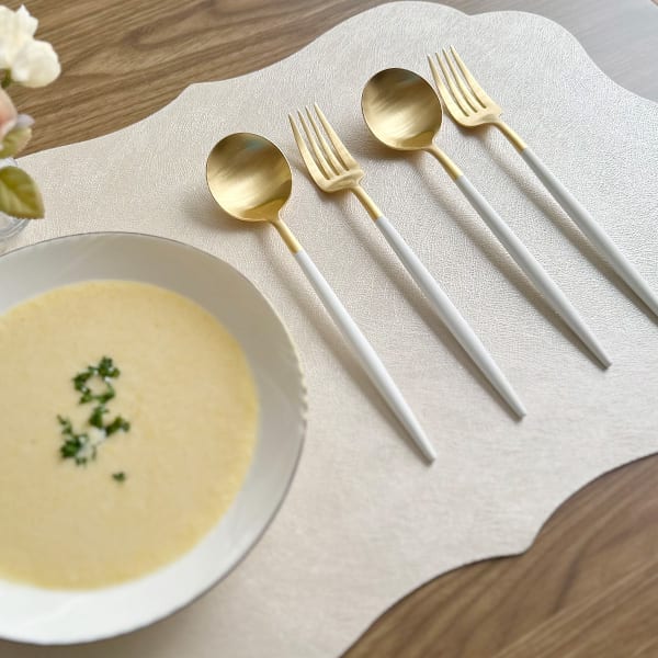 クチポール GOA ホワイトゴールド（ディナーフォーク／スプーン）ペアセット＋キラキラHAPPYBOX電報PW