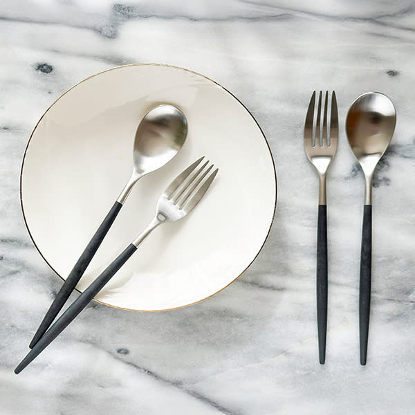 クチポール MIO ブラックシルバー（ディナーフォーク／スプーン）ペアセット＋キラキラHAPPYBOX電報PW