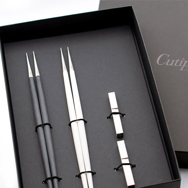 クチポール GOA ブラックシルバー／ホワイトシルバーお箸セットペア＋キラキラHAPPYBOX電報プレシャスホワイト