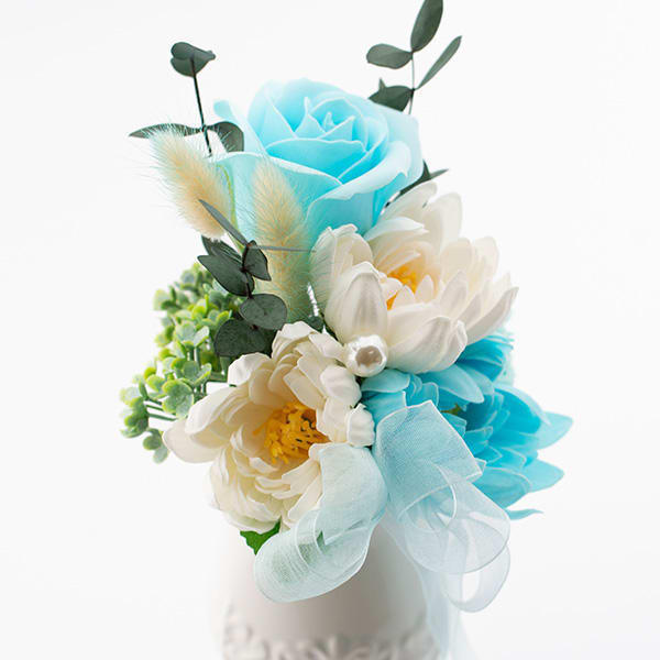 お悔やみ電報 追悼 ソープフラワー供花アレンジ（ライトブルー）