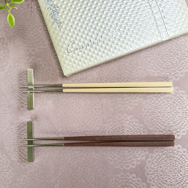 クチポール KUBE ブラウンシルバー／アイボリーシルバーお箸セットペア＋キラキラHAPPYBOX電報プレシャスホワイト