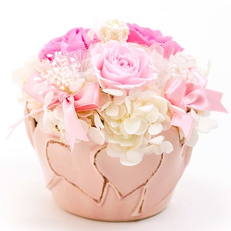 甘いスイーツをイメージしたプリザーブドフラワー「ミルキーローゼ」