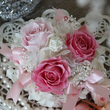 甘いスイーツをイメージしたプリザーブドフラワー「ミルキーローゼ」