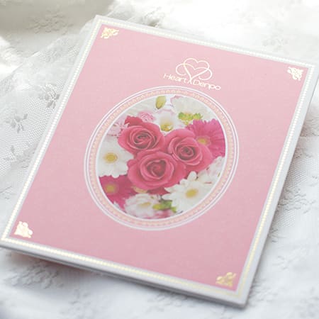 甘いスイーツをイメージしたプリザーブドフラワー「ミルキーローゼ」