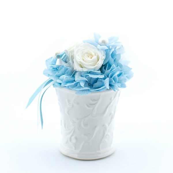 サムシングブルーをイメージしたプリザーブドフラワー「サムシングブルー」