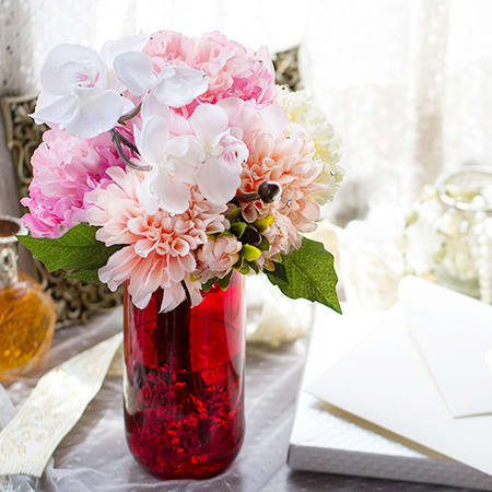 胡蝶蘭、芍薬、ダリアなど女性の好きな花をブーケに