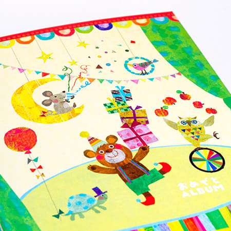 イラストがはいったギフトボックス付きです