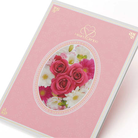 イラストがはいったギフトボックス付きです