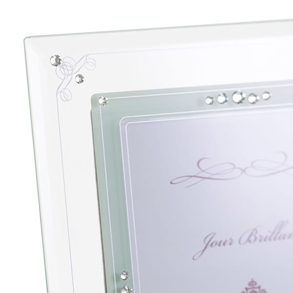 クリアなフレームが写真を引き立てます